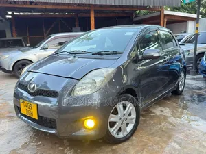 Toyota Vitz 2009 Gray
