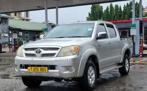 Toyota Hilux 2012 Silver