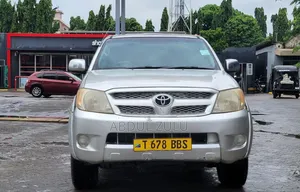 Toyota Hilux 2012 Silver