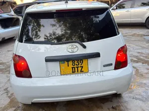 Toyota IST 2004 White
