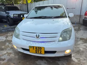 Toyota IST 2004 White