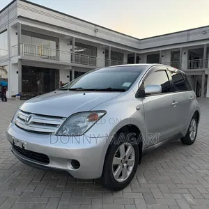 Toyota IST 2004 Silver