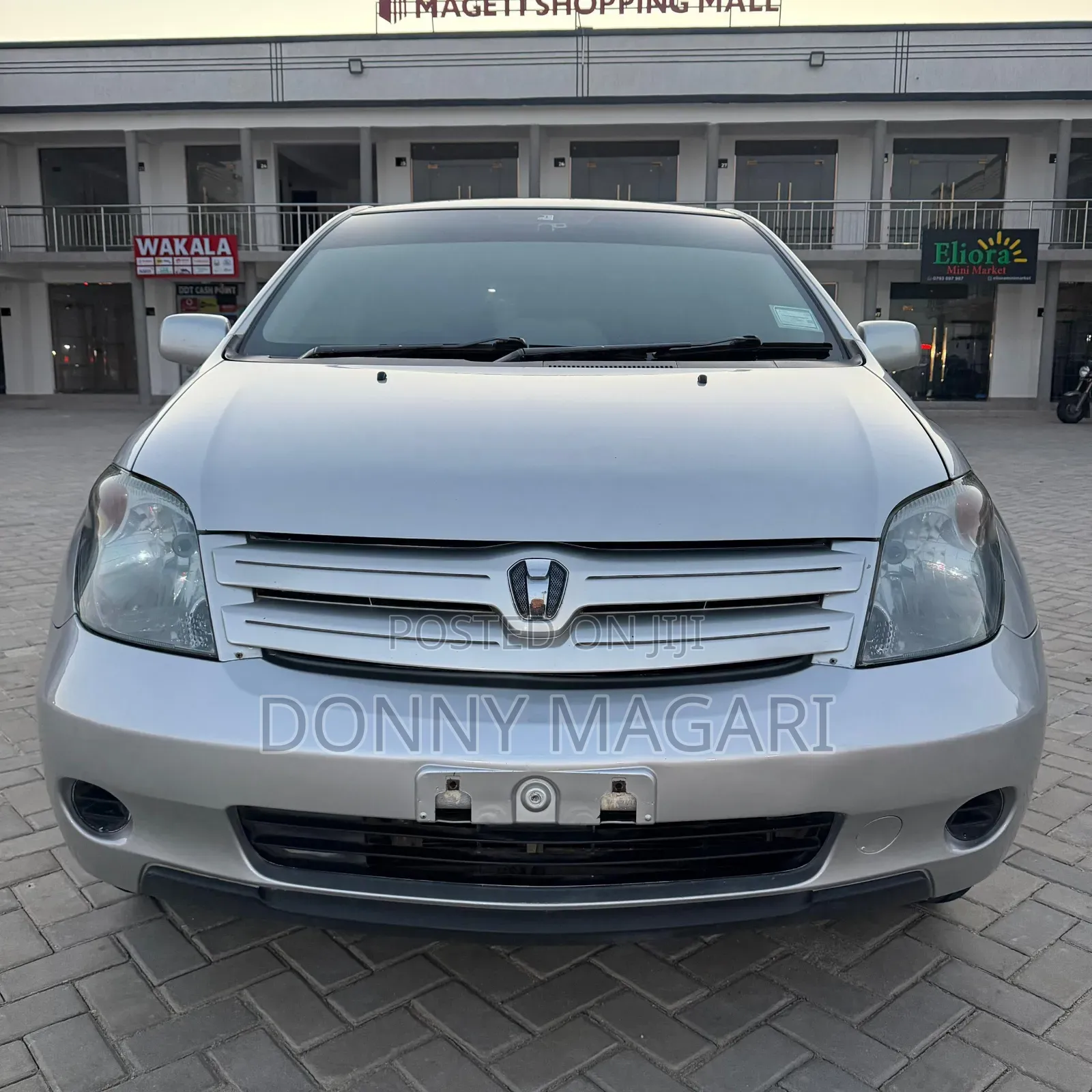 Toyota IST 2004 Silver