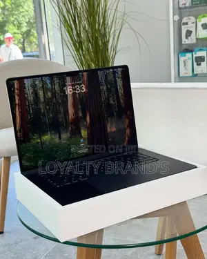 New Laptop Apple MacBook Air 2025 M4 24GB Apple M4 SSD 512GB