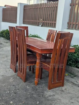 Dinning Ya Watu Sita