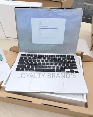 New Laptop Apple MacBook Air 2025 M4 16GB Apple M4 SSD 256GB