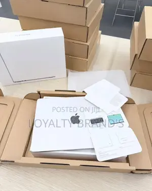 New Laptop Apple MacBook Air 2024 M3 8GB Apple M3 SSD 256GB