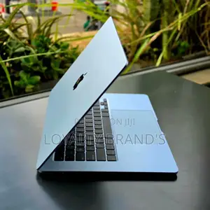 New Laptop Apple MacBook Air 2022 M2 16GB Apple M2 SSD 256GB