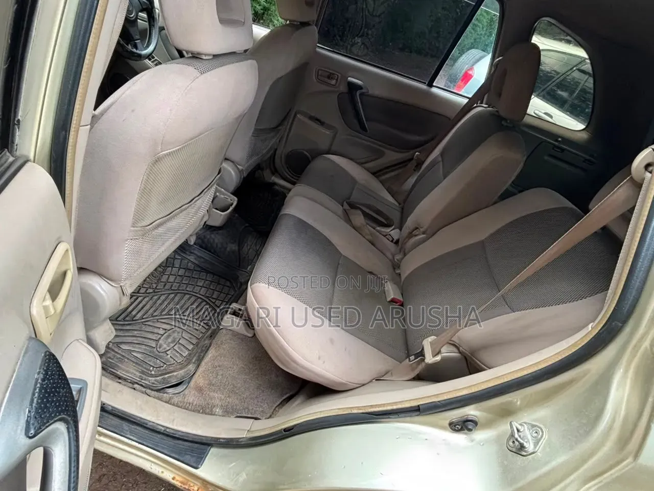 Toyota RAV4 2004 Gold