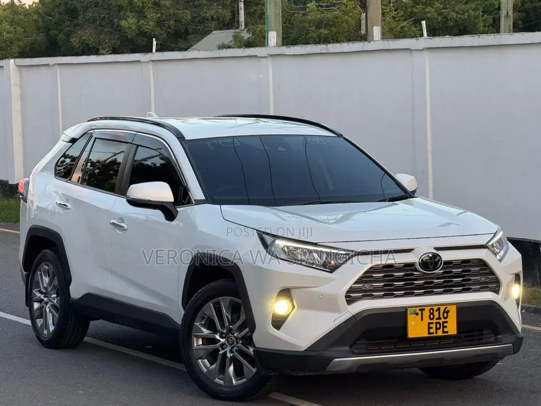 Toyota RAV4 Hybrid 2021 White