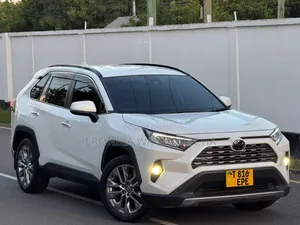 Toyota RAV4 Hybrid 2021 White