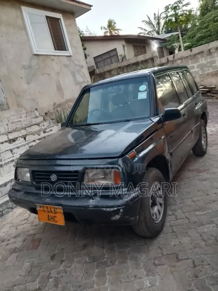 Suzuki Escudo 2005 Black
