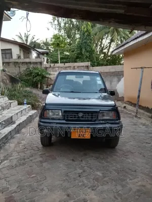 Suzuki Escudo 2005 Black