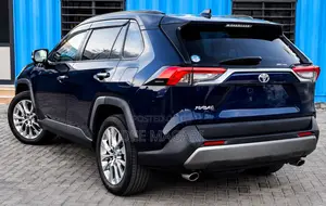 Toyota RAV4 2021 Blue