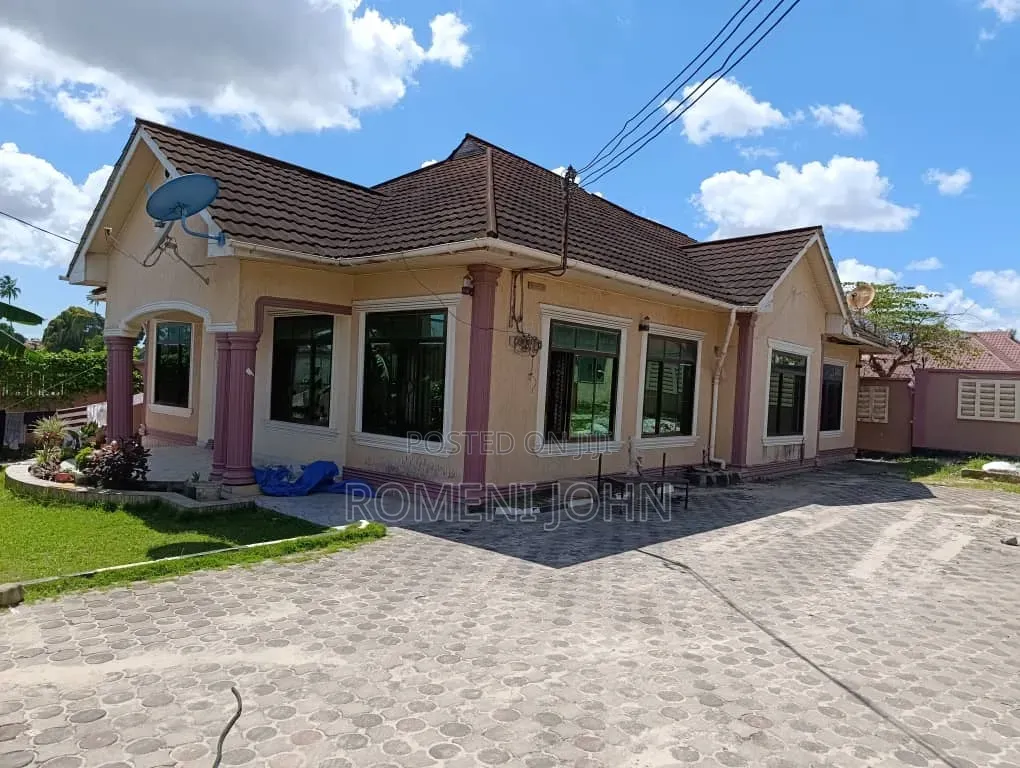 4bdrm House in Tanzania Daresalaam, Ilala for sale