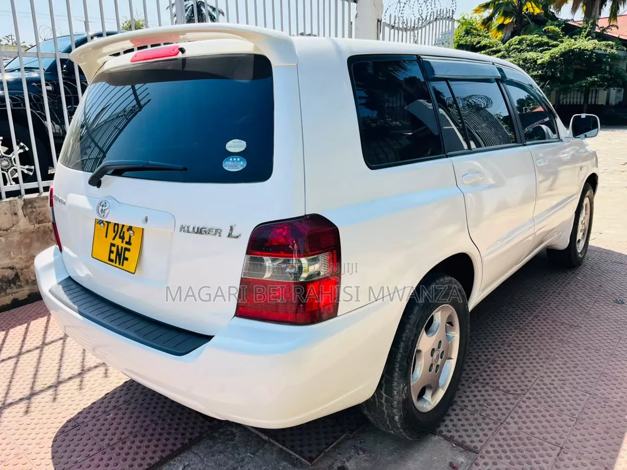 Toyota Kluger 2005 White
