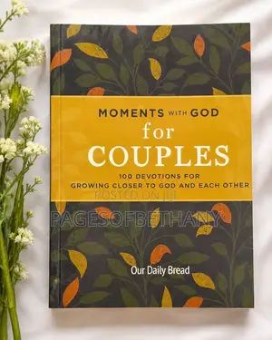 Moments With God for Couples (A Devotional)