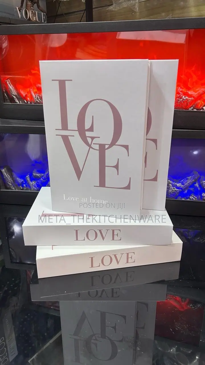 Empty Books Decore