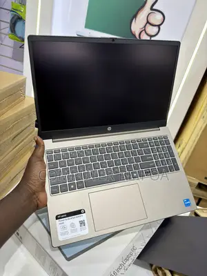New Laptop HP 15 8GB Intel Core i3 SSD 256GB