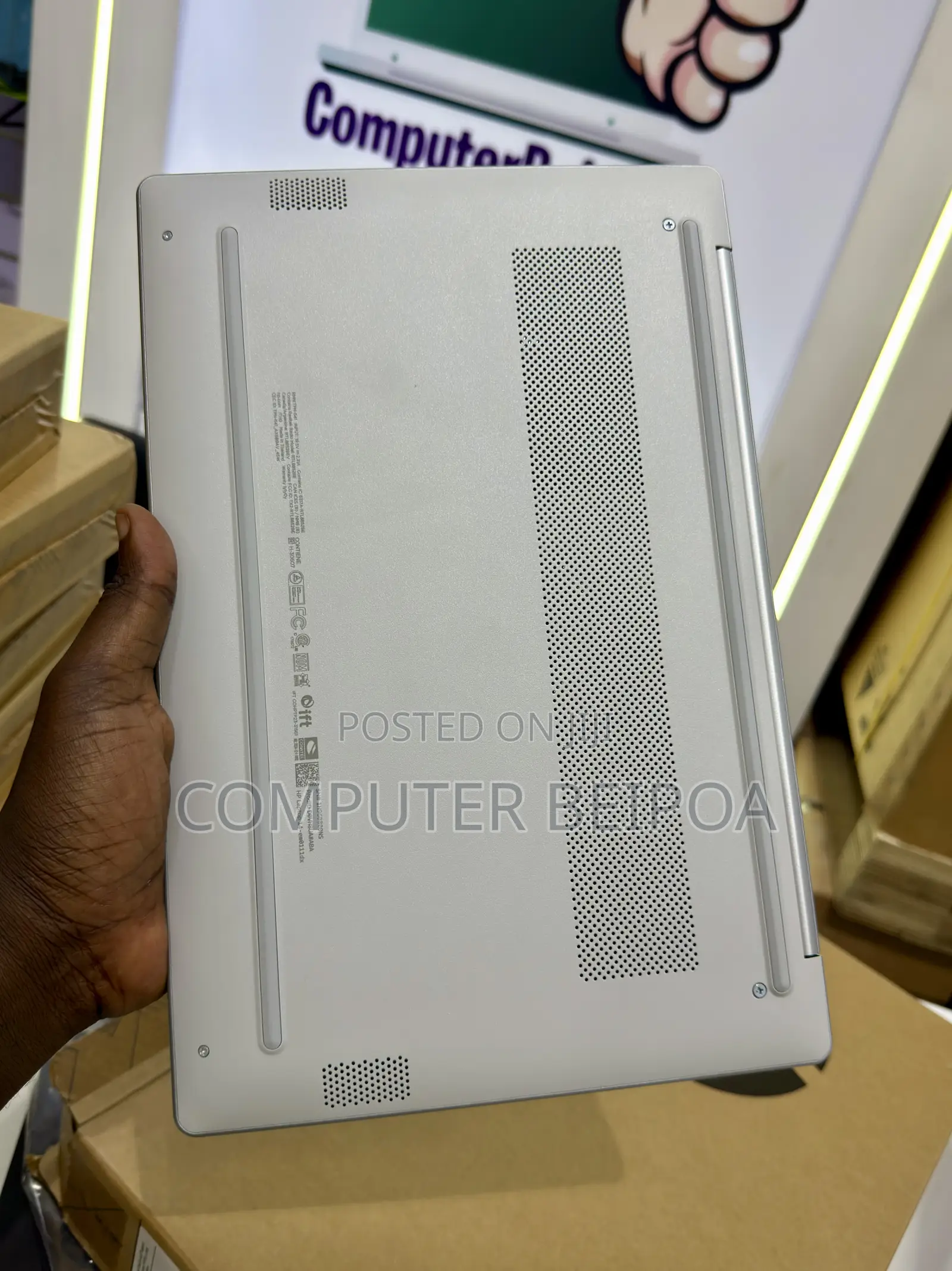 New Laptop HP 14S 4GB AMD SSD 256GB