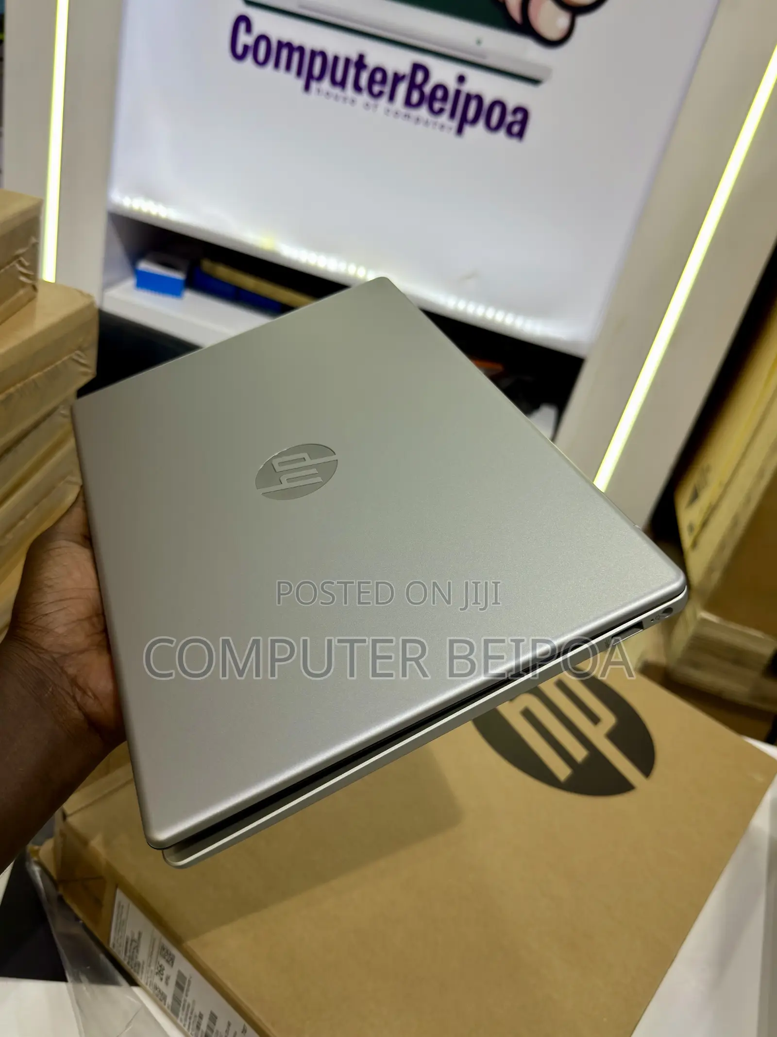 New Laptop HP 14S 4GB AMD SSD 256GB