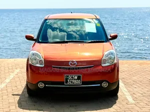 Mazda Verisa 2009 Orange