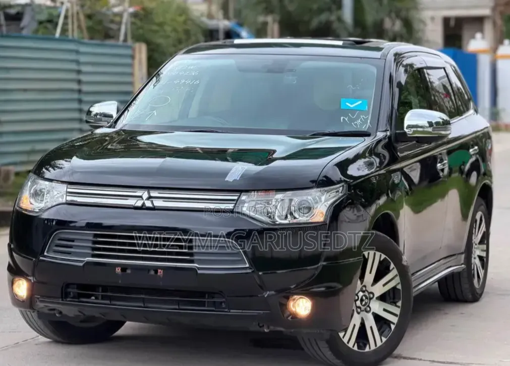 Mitsubishi Outlander 2013 Matt Black