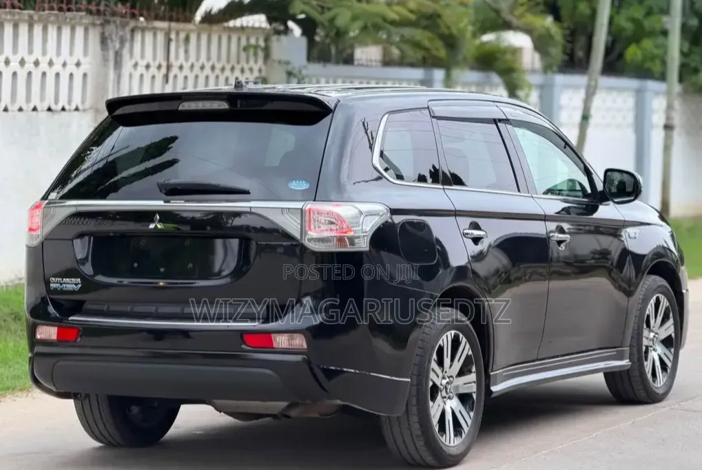Mitsubishi Outlander 2013 Matt Black