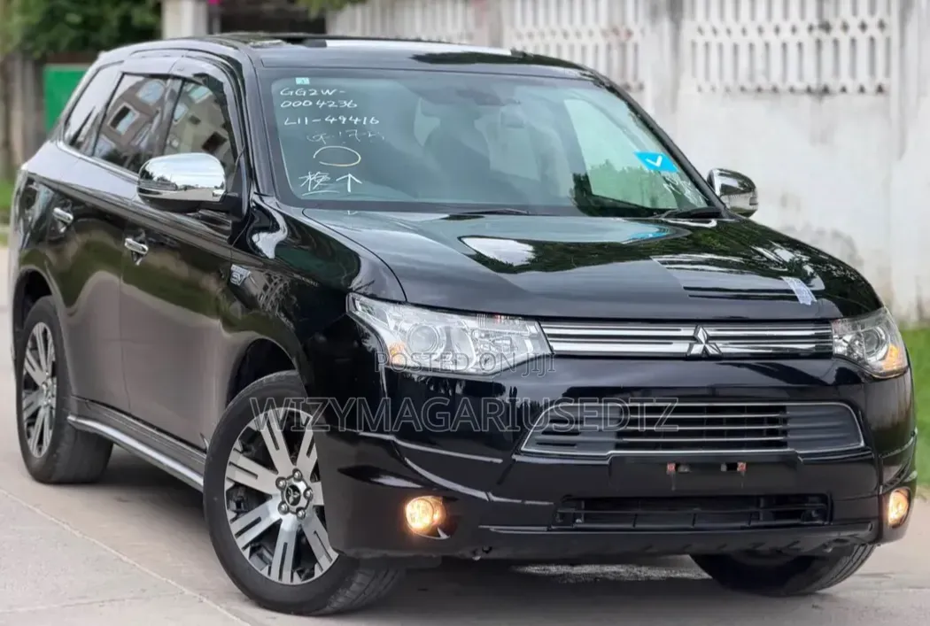 Mitsubishi Outlander 2013 Matt Black