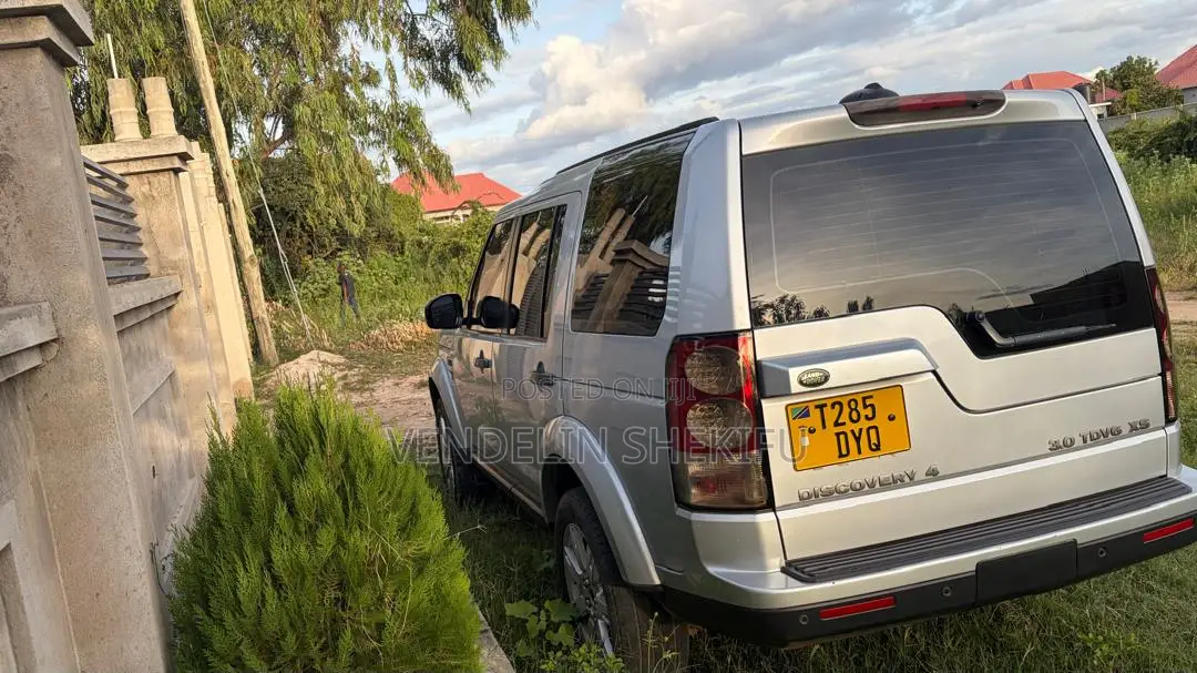 Land Rover Discovery 2010 Silver