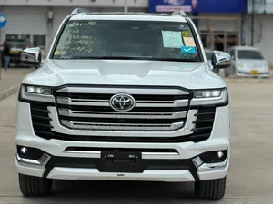 Toyota Land Cruiser Prado 2025 White