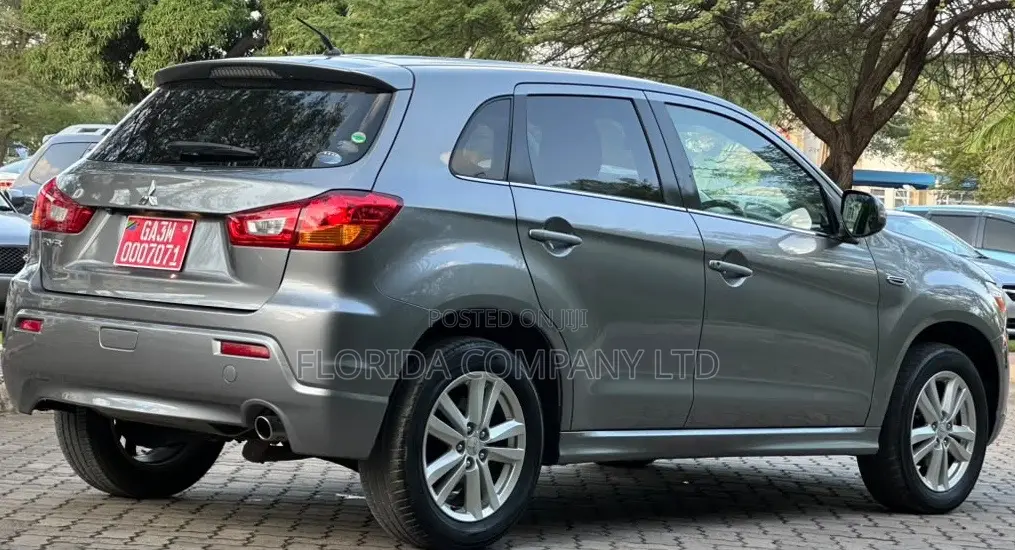 Mitsubishi RVR 2.0 2011