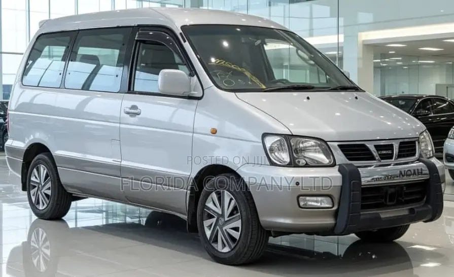 Toyota Noah 2004