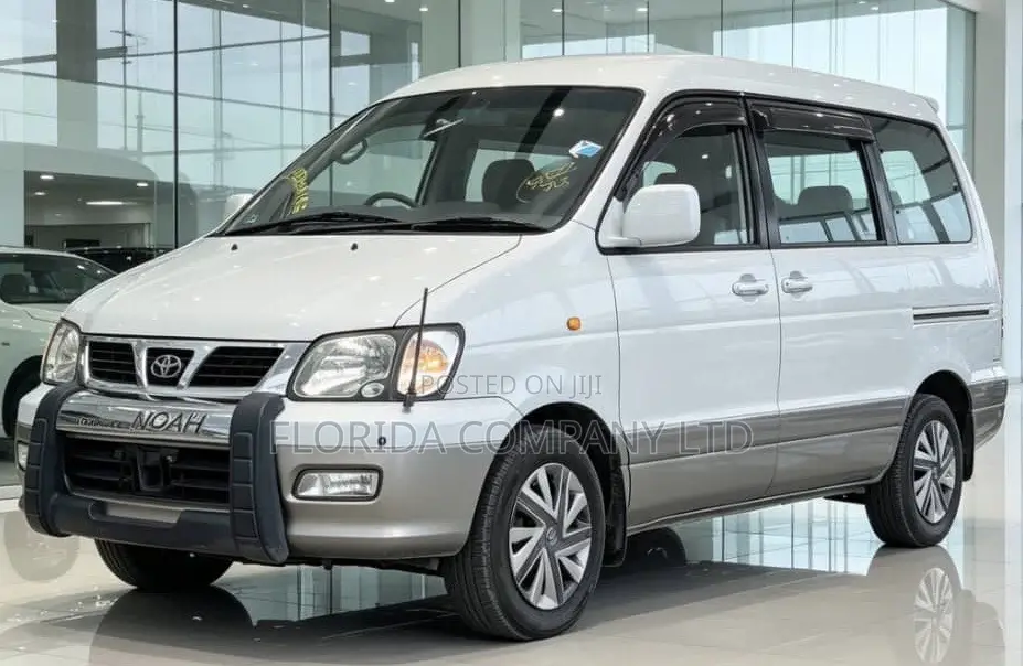 Toyota Noah 2004