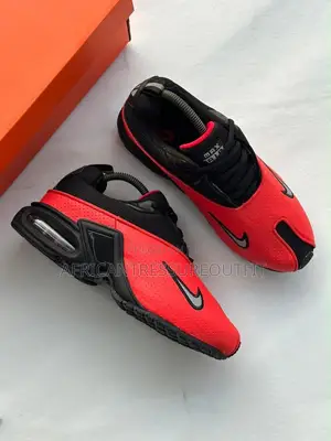 Air Max the Glove Sneakers Feature a Visible Max Air Unit