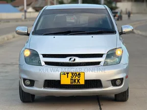 Toyota IST 2007 Silver