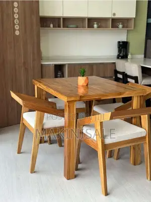 Meza Yenye Mvuto Na Ya Kisasa Na Mwonekano Wa Kipekee Hi