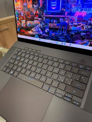 Laptop Asus ROG Zephyrus G16 16GB Intel Core Ultra 9 SSD 1T