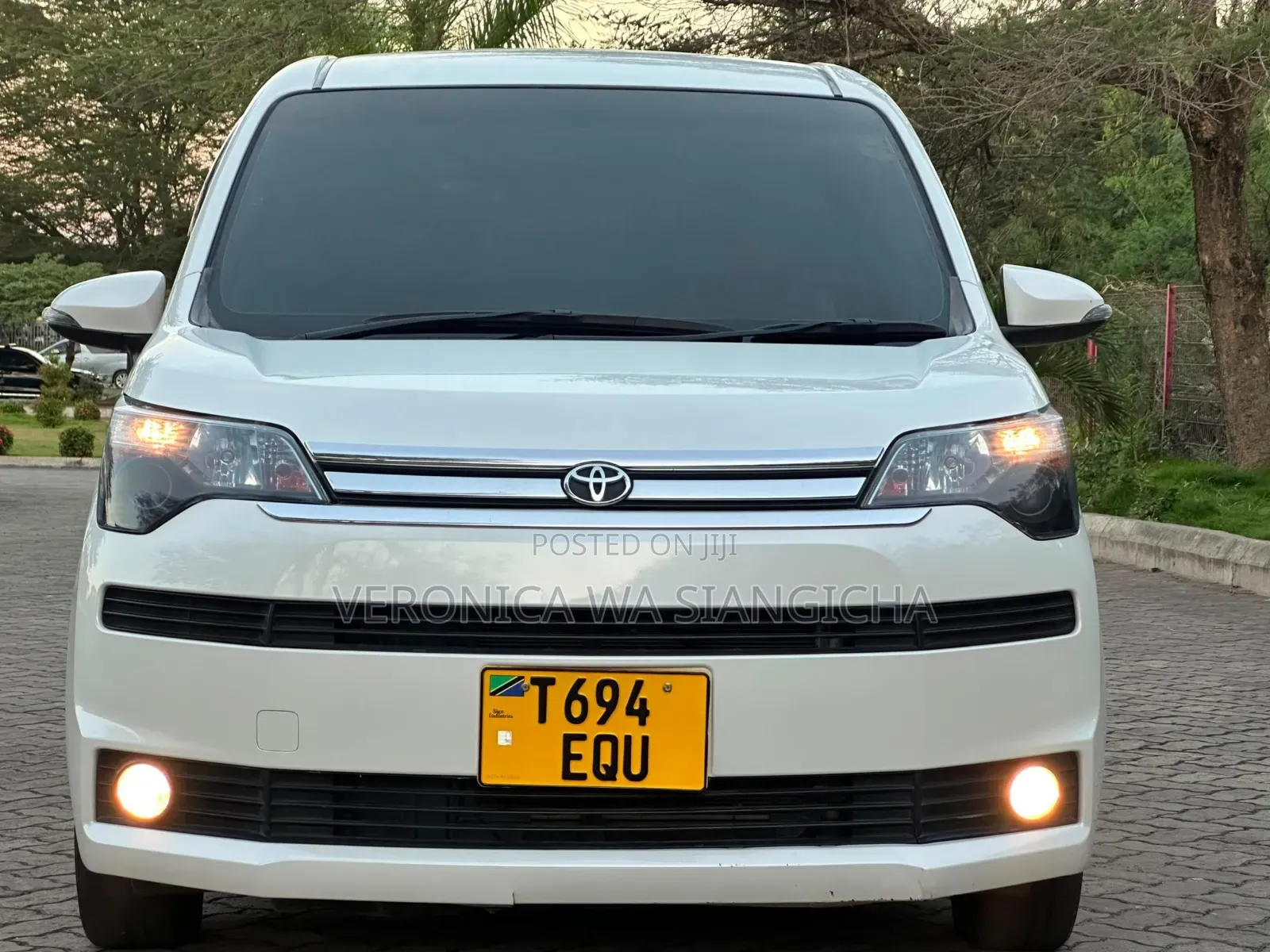 Toyota Spade 2013 White