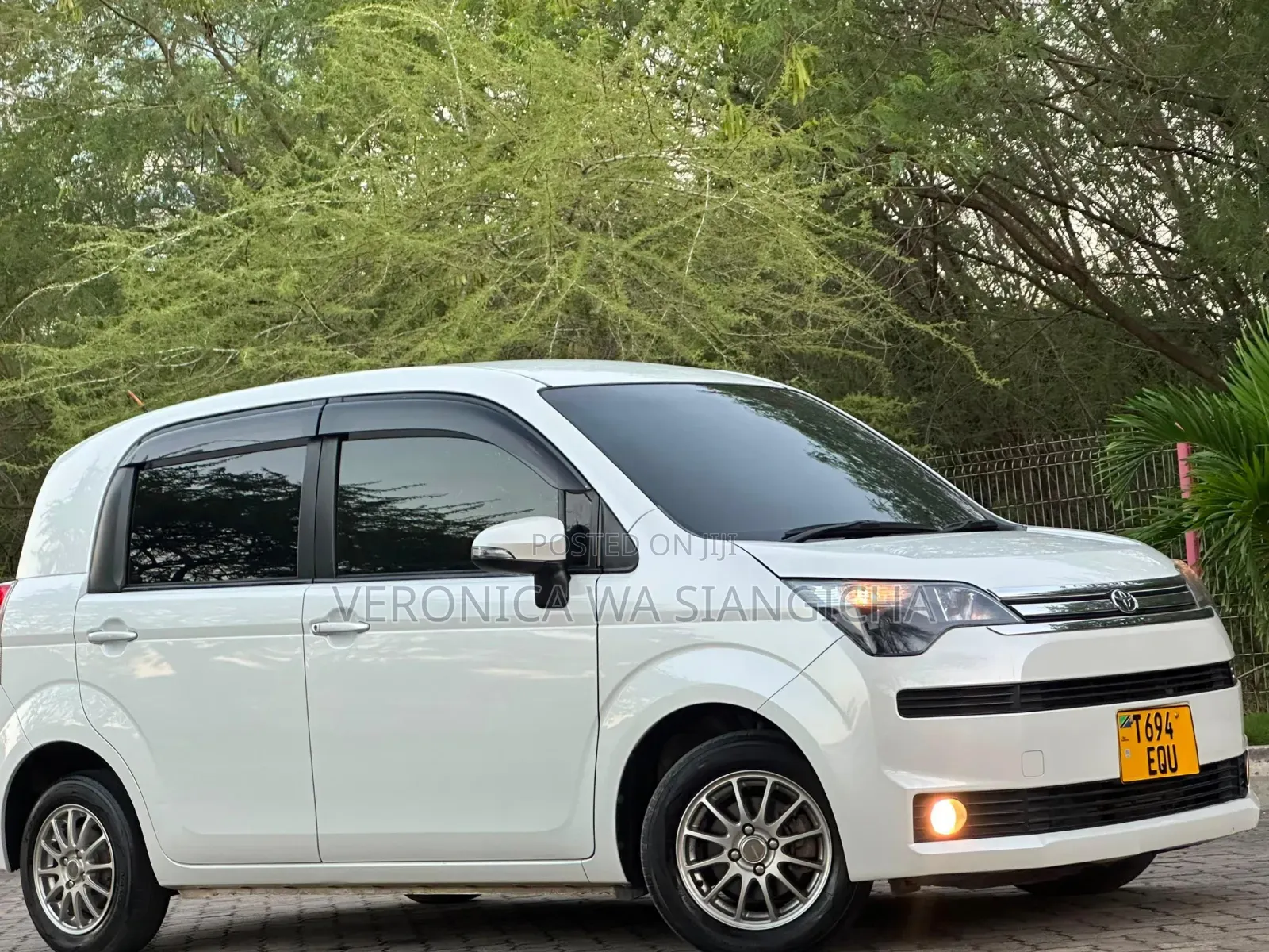 Toyota Spade 2013 White