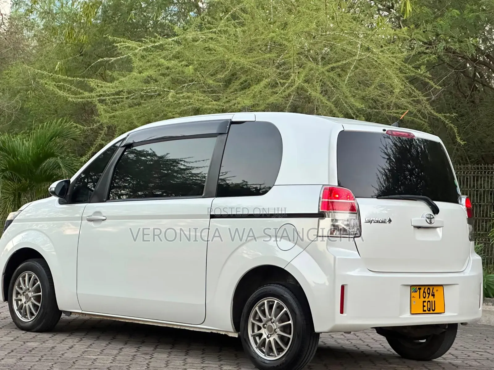 Toyota Spade 2013 White