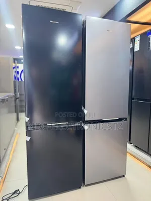 Hisense Fridge Black and Silver Lita 265
