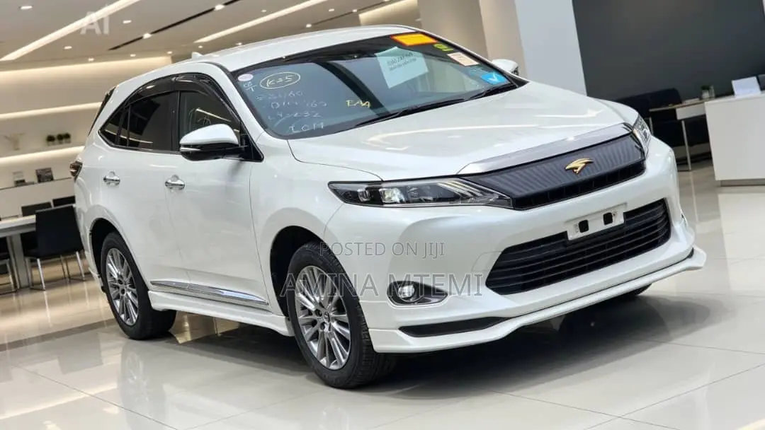 Toyota Harrier 2.0 2017 White