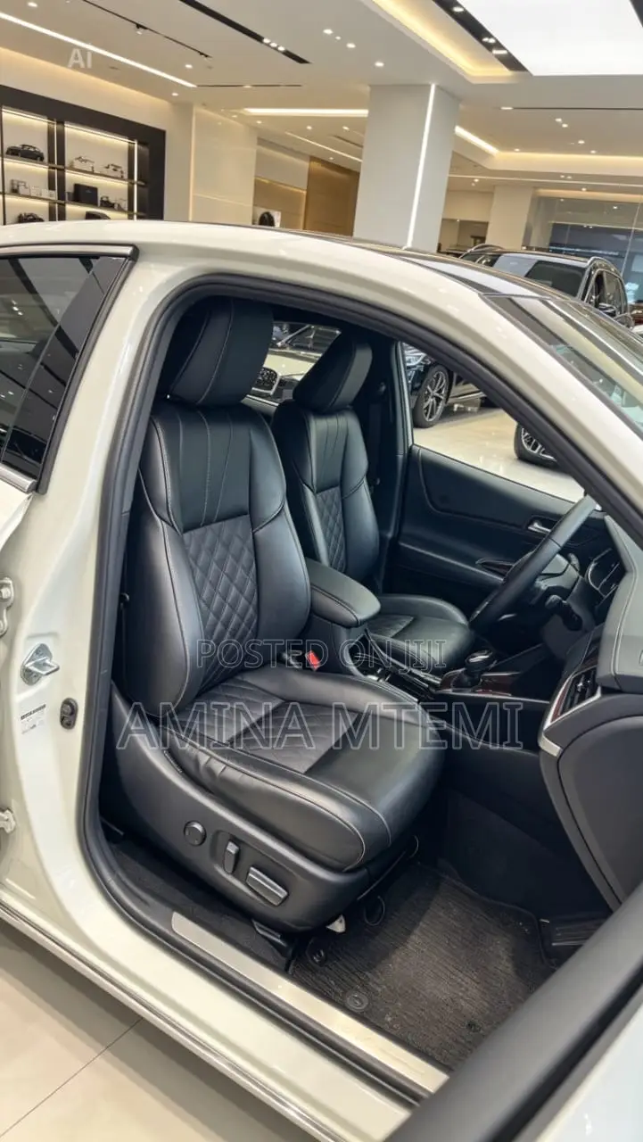 Toyota Harrier 2.0 2017 White