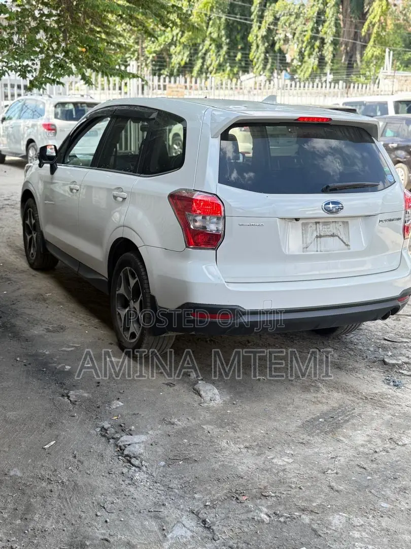 Subaru Forester 2.0XT Premium 4dr SUV AWD (2.0L 4cyl Turbo CVT) 2015 White