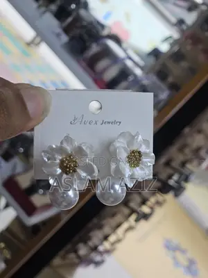 Earing Za Kisasa