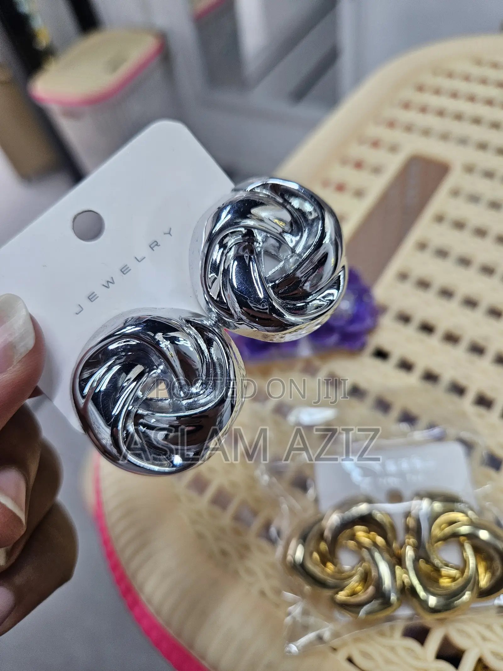 Earing Za Kisasa