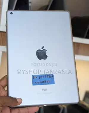 Apple iPad 9.7 128 GB Gray