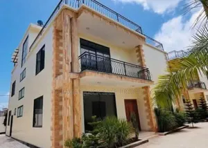 5bdrm Apartment in Oyster Bay for rent