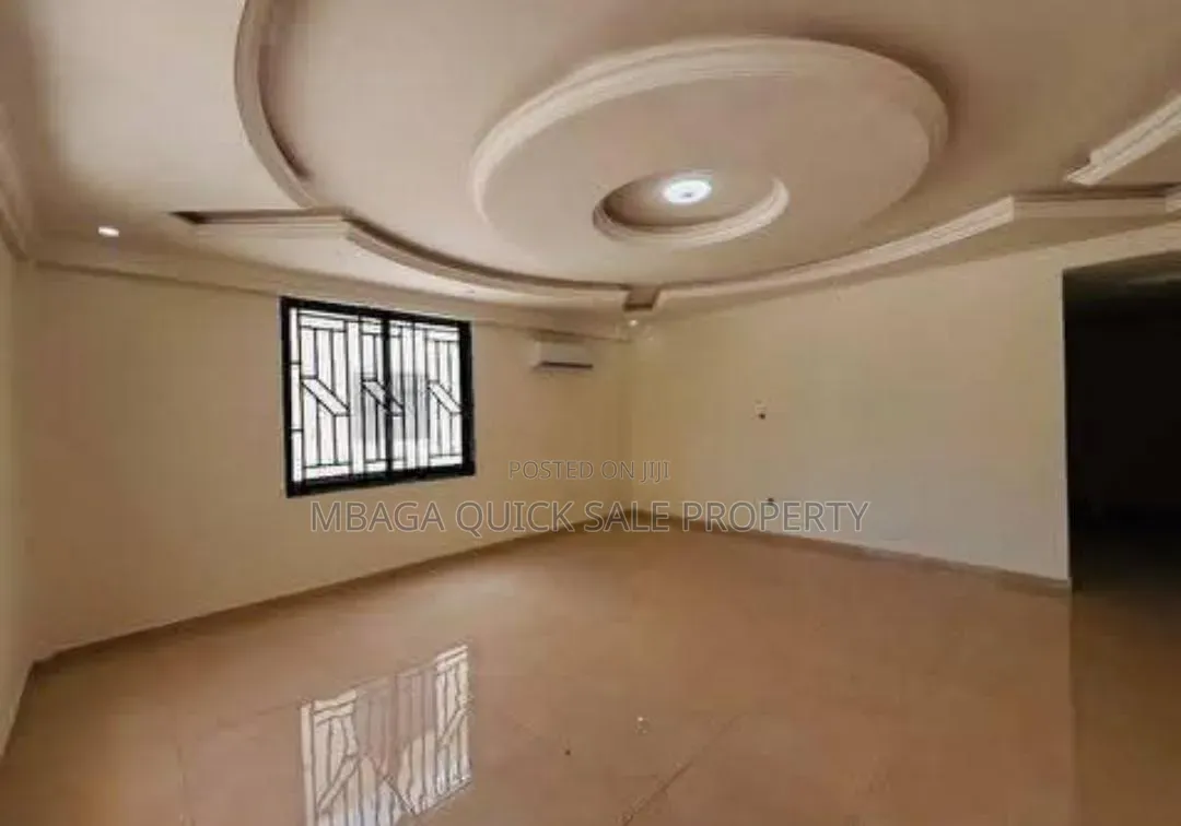 5bdrm Apartment in Oyster Bay for rent